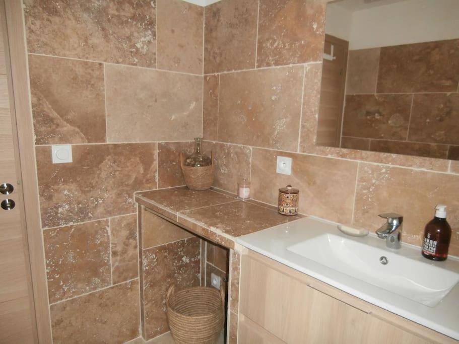 A Holiday home Caromb
